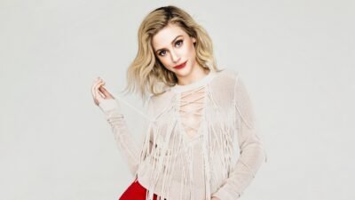 Lili Reinhart: Chic Blonde Elegance 4K 5K Wallpaper