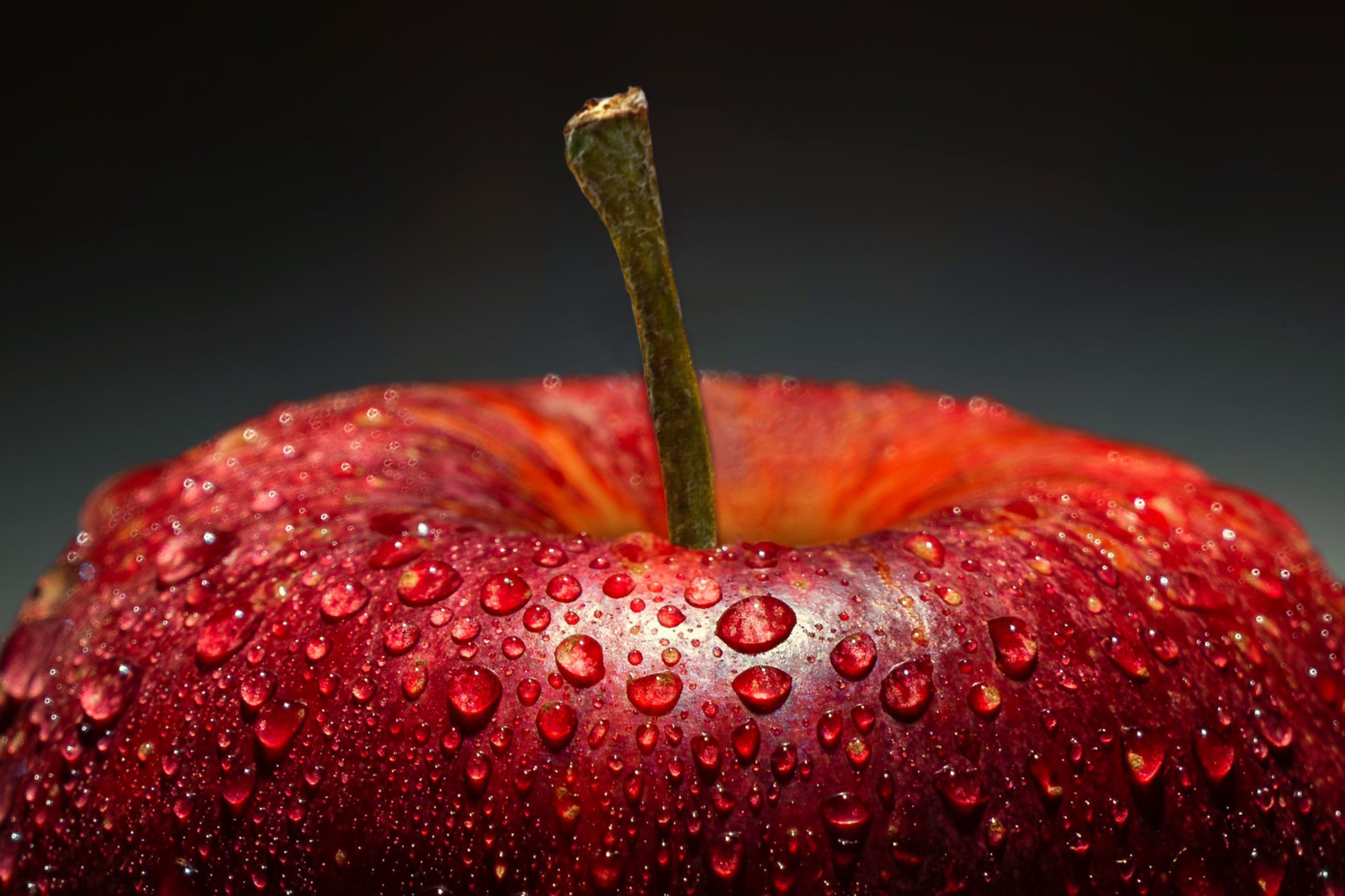 Dewy Apple: Nature's Crystal Sphere 4K 5K Wallpaper