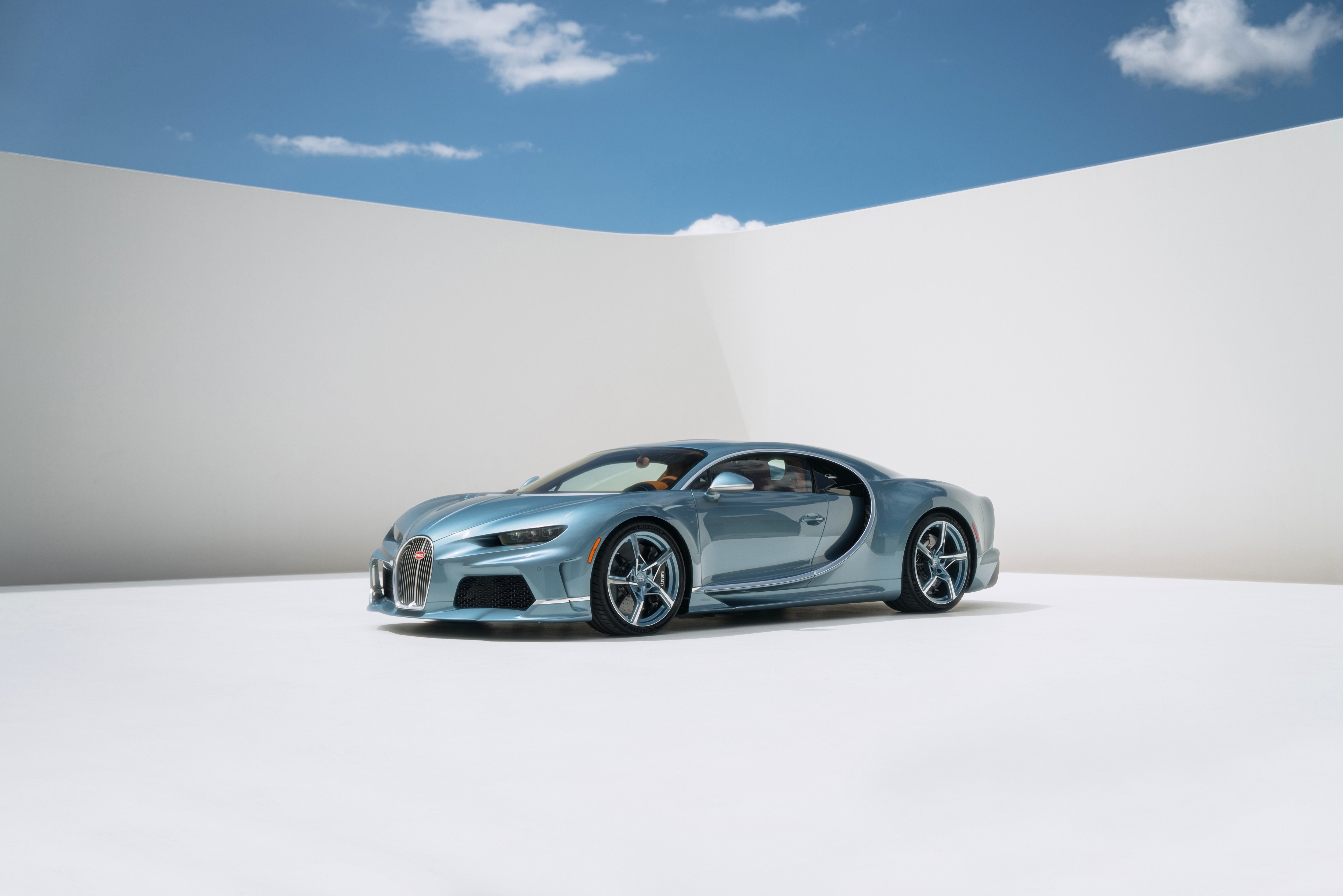 Bugatti Chiron Super Sport: Hypercar Elegance 4K Wallpaper
