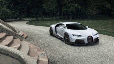 Bugatti Chiron Super Sport: Hypercar Elegance 4K 5K Wallpaper