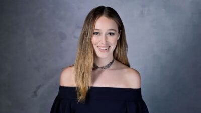 Alycia's Radiant Hollywood Headshot 4K 5K Wallpaper