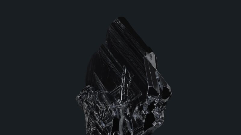 Obsidian Dreams: Pixel 8 Pro Dark Fusion 4K 5K Wallpaper