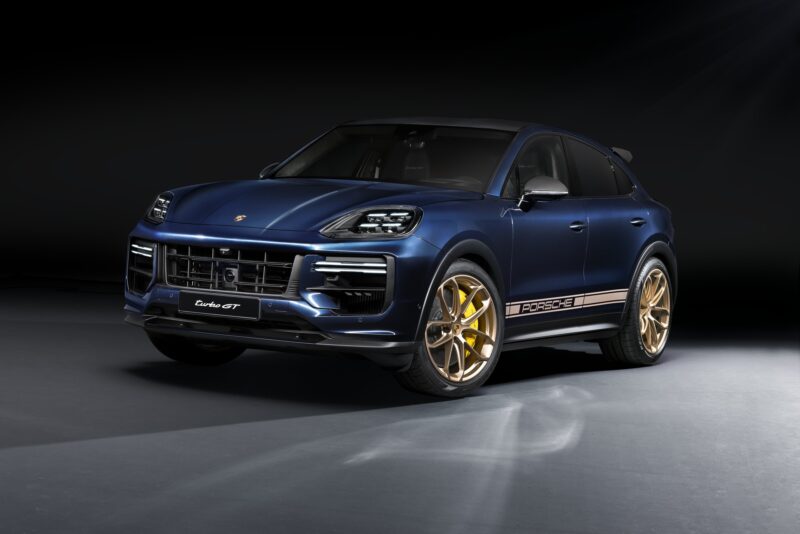 2023 Porsche Cayenne Turbo GT: Power Unleashed 4K Wallpaper