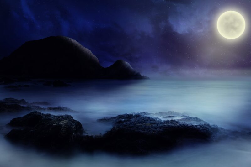 Moonlit Seascape: Nocturnal Rocky Shores 4K 5K Wallpaper