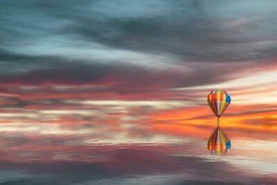 Serene Balloon Journey at Twilight 4K 5K Wallpaper