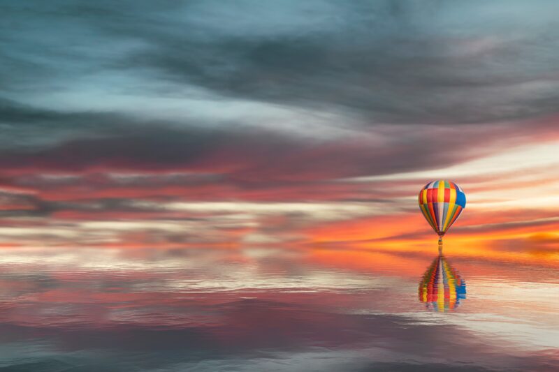 Serene Balloon Journey at Twilight 4K 5K Wallpaper