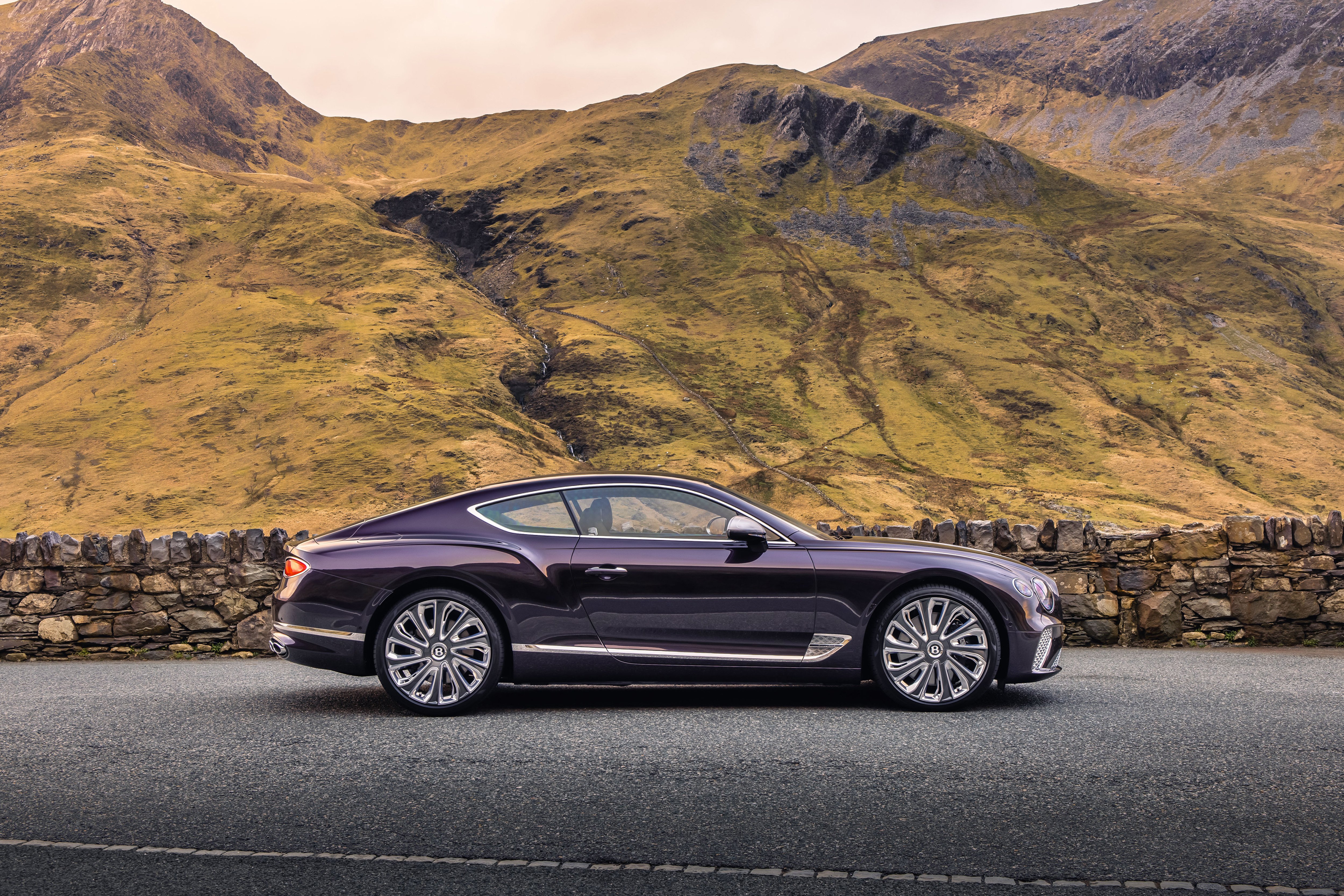 Bentley Continental GT Mulliner: Alpine Elegance 4K Wallpaper