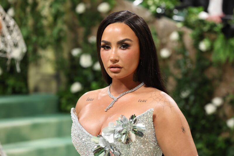 Demi Lovato's Glamorous Met Gala Moment 4K 5K Wallpaper