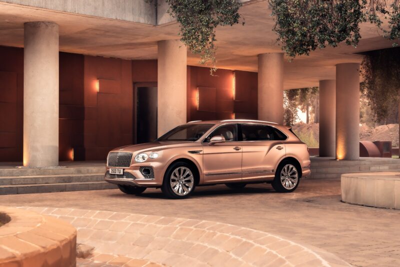 Bentley Bentayga EWB: Luxury's Extended Elegance 4K 5K Wallpaper