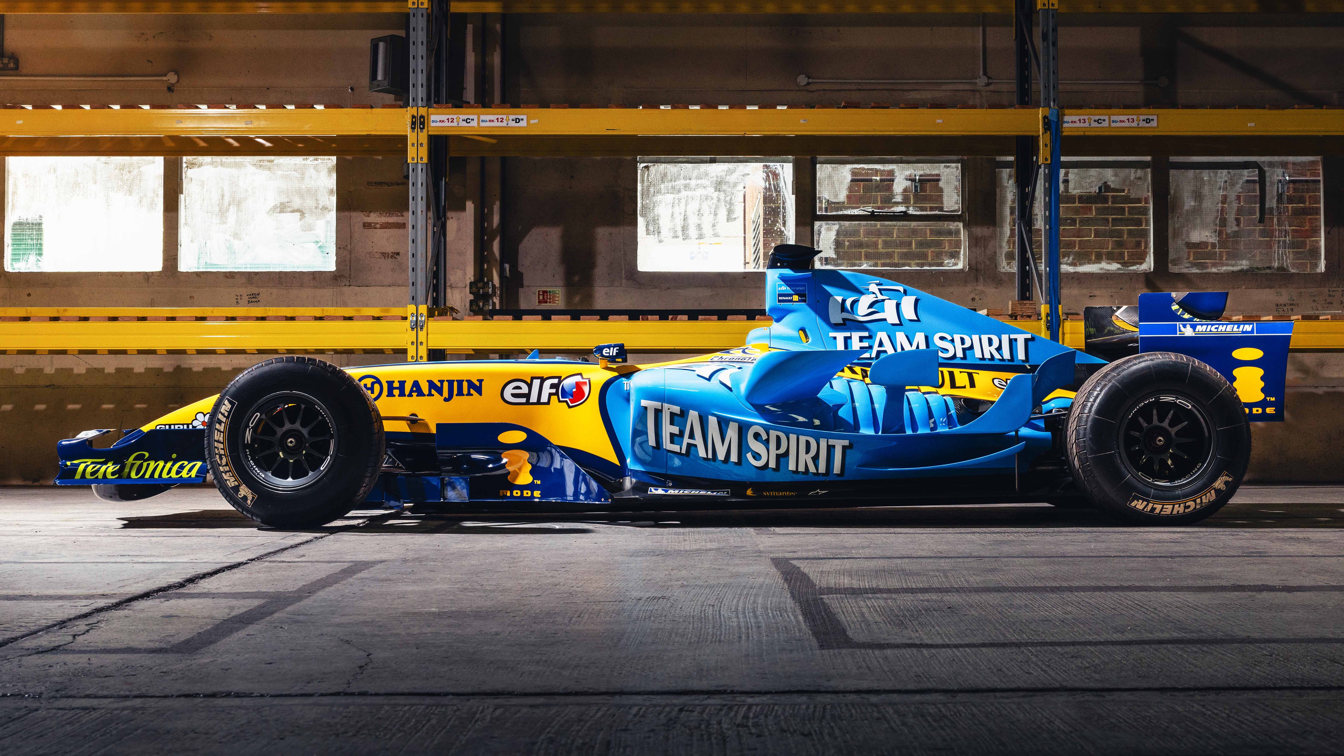 Renault R25: Team Spirit F1 Racing Legend 4K 5K Wallpaper