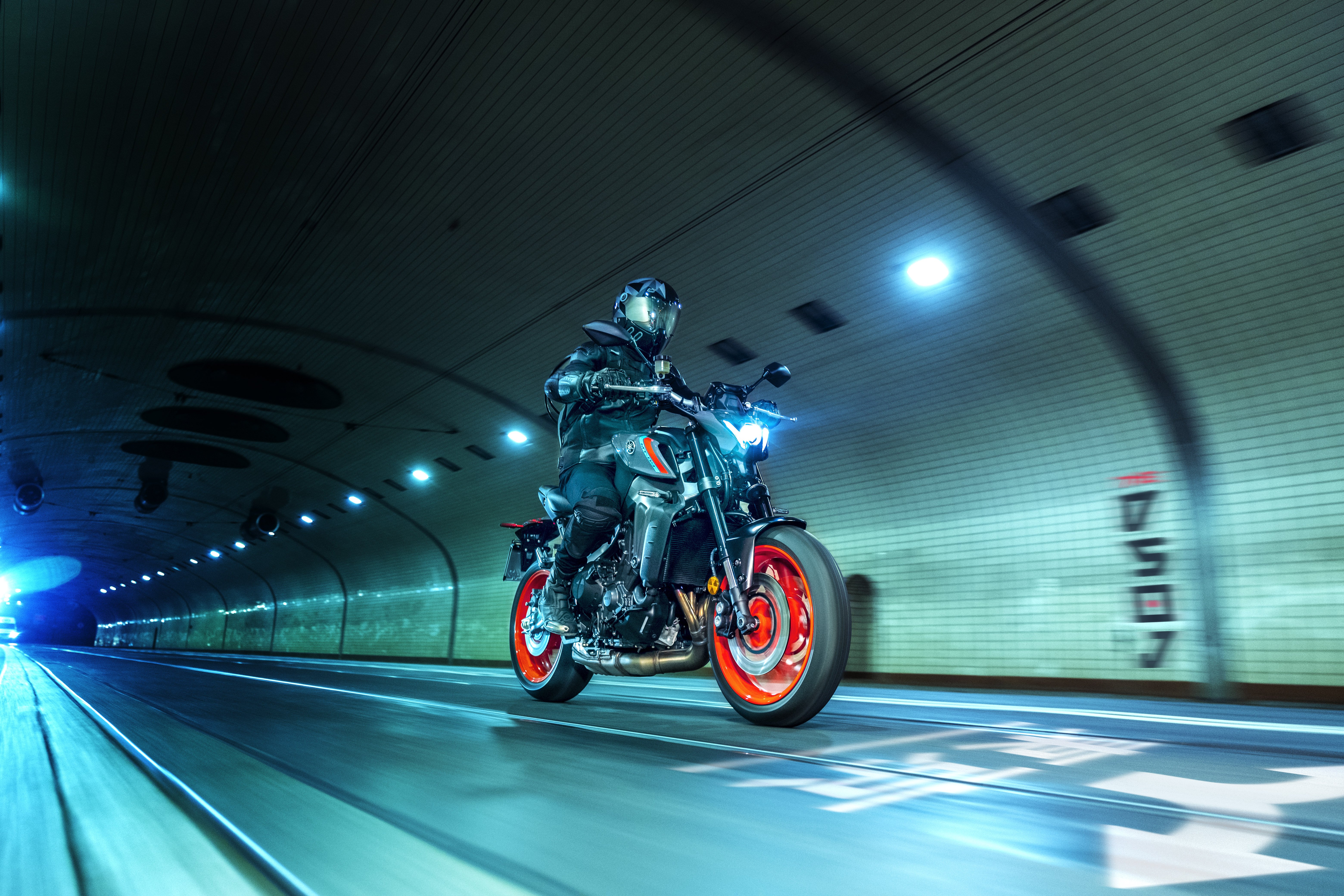 Yamaha MT-09: Urban Night Ride 4K 5K Wallpaper