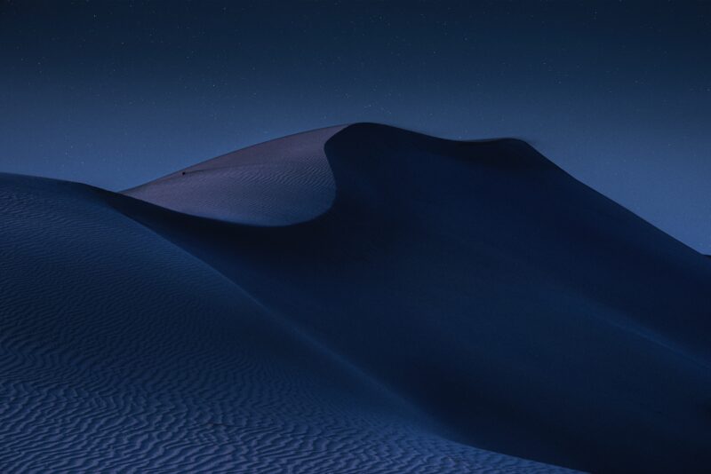 Moonlit Dunes of Abu Dhabi 4K 5K Wallpaper