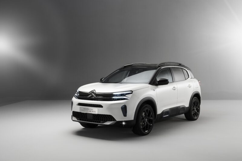 Citroen C5 Aircross: Sleek Hybrid SUV Elegance 4K 5K Wallpaper