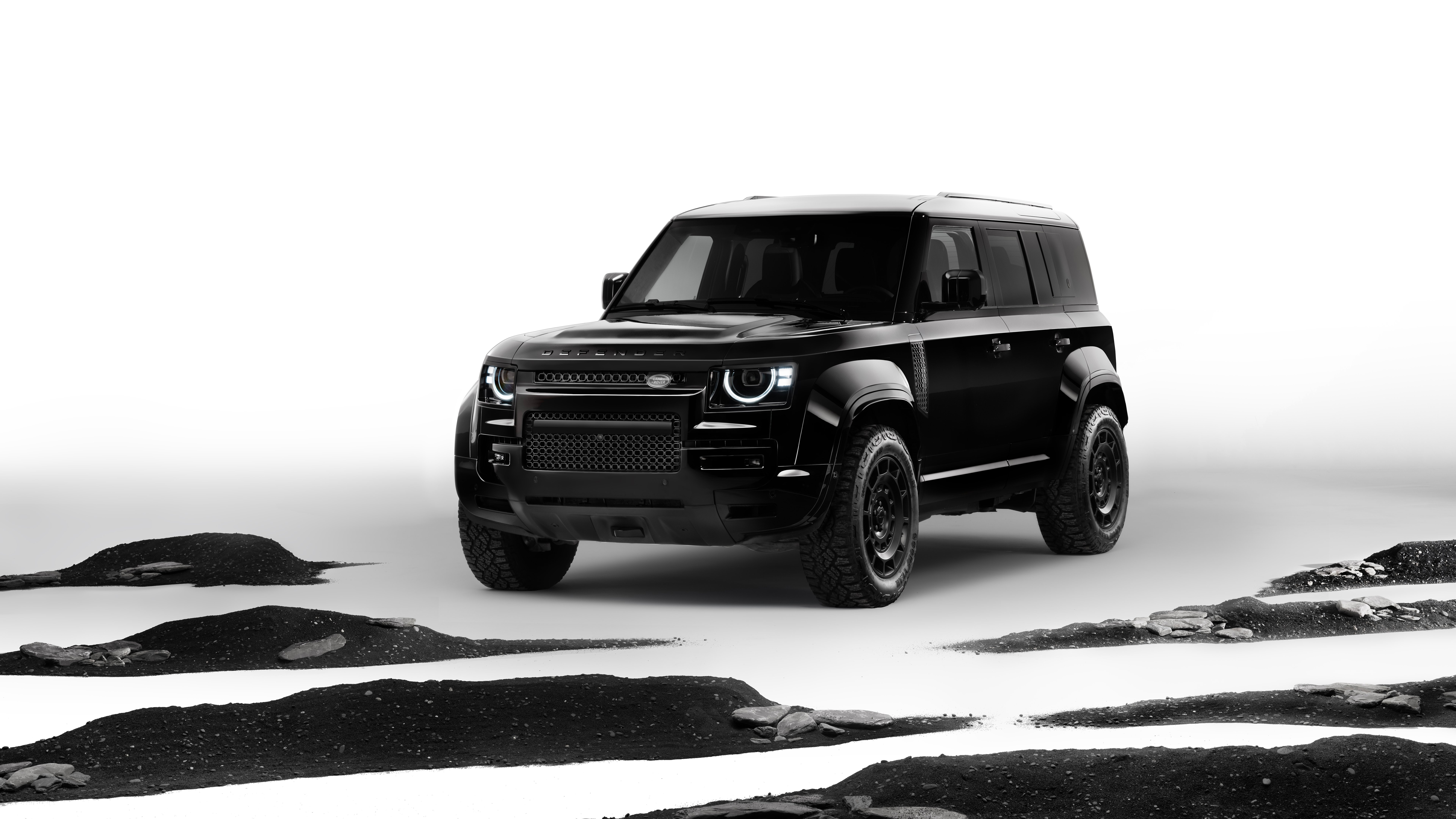 Land Rover Defender Octa: Monochrome Beast 4K 5K 8K Wallpaper