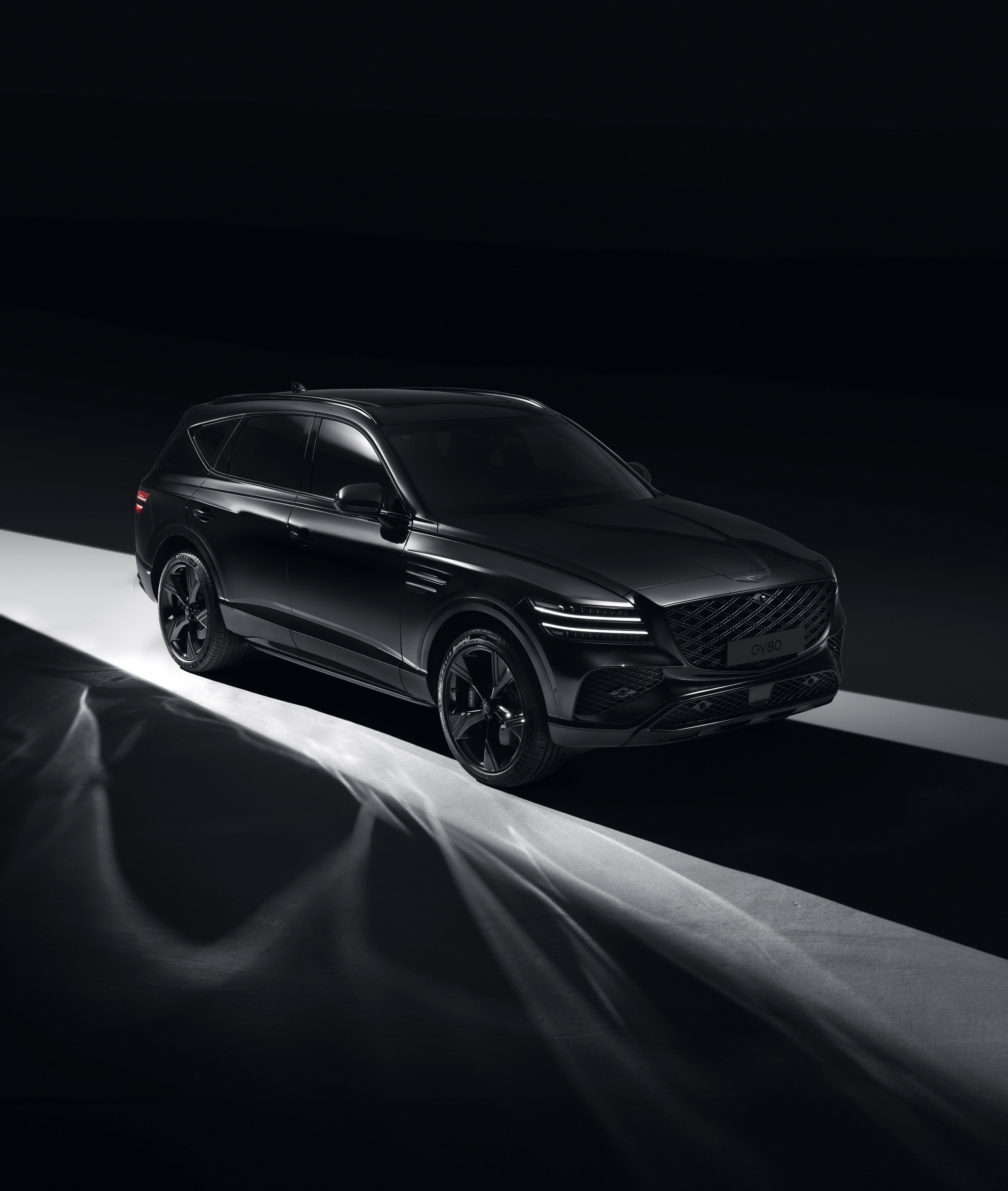 Genesis GV80 AWD: Midnight Elegance 4K 5K Wallpaper