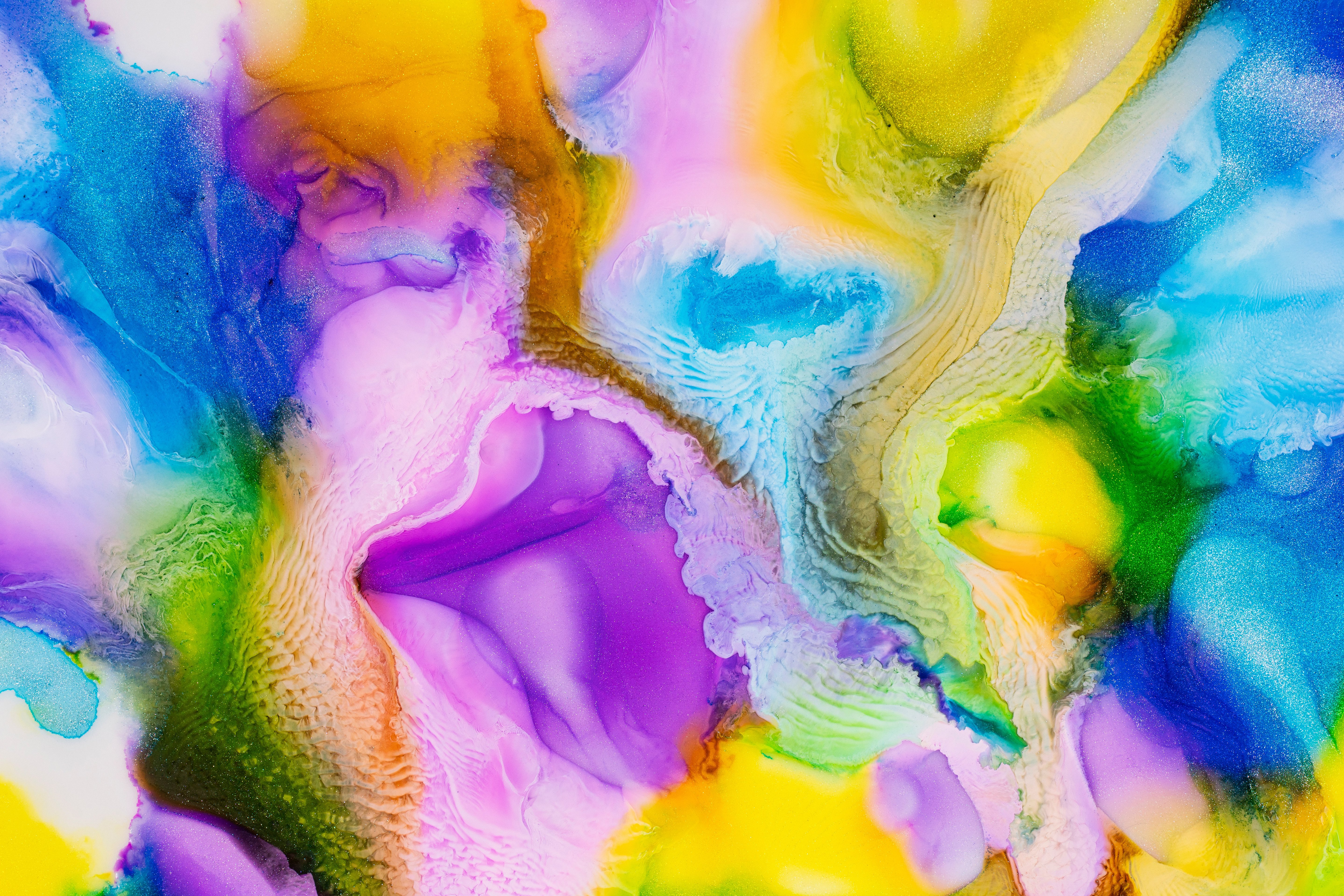 Swirling Pearl Liquid Dance 4K 5K Wallpaper