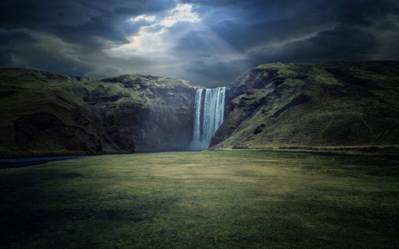 Skógafoss: Iceland's Majestic Waterfall Wonder 4K Wallpaper