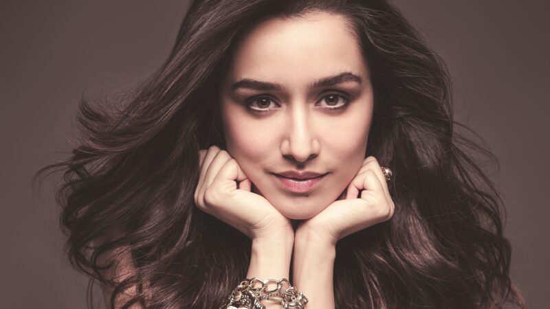 Shraddha Kapoor: Elegant Beauty 4K Wallpaper