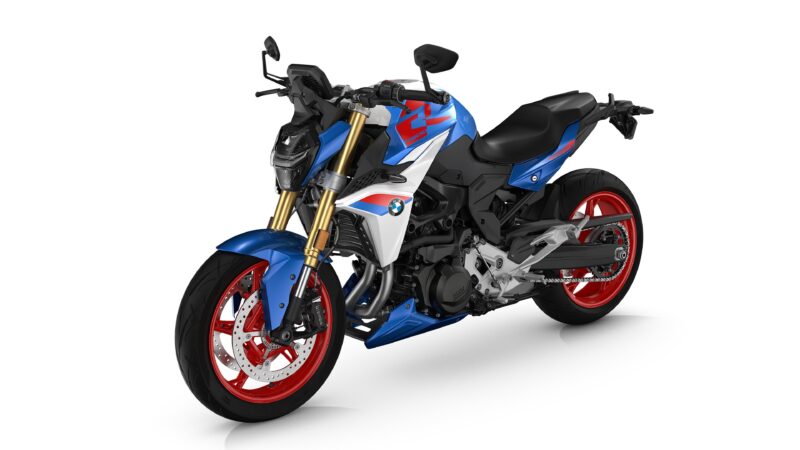 BMW F 900 R: Dynamic Sport Roadster 4K Wallpaper