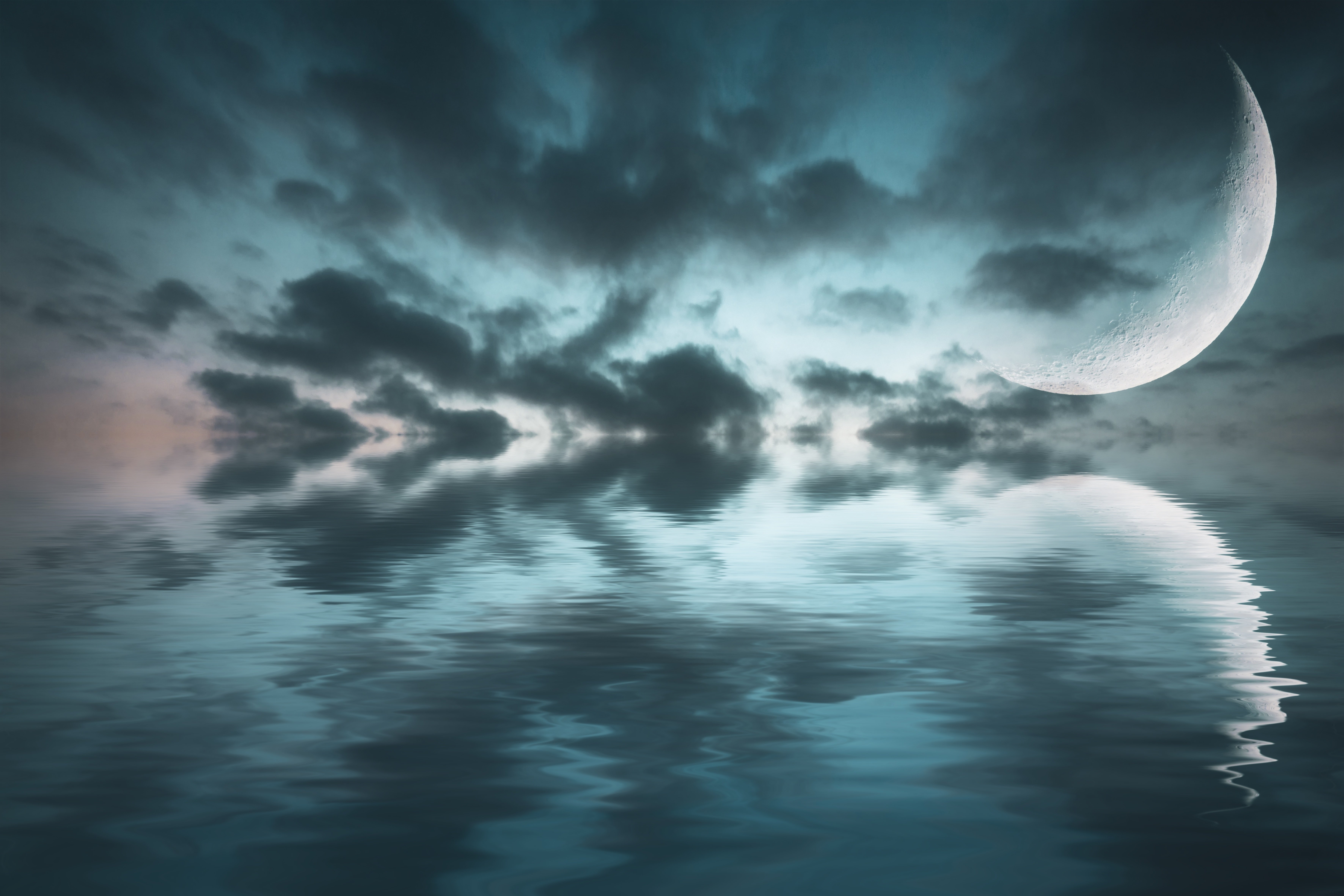 Moonlit Seascape: Nocturnal Reflections 4K 5K Wallpaper